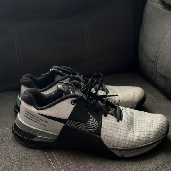 Women’s Nike Metcon Training Sneaker Size 8.5 - Picture 1 of 1